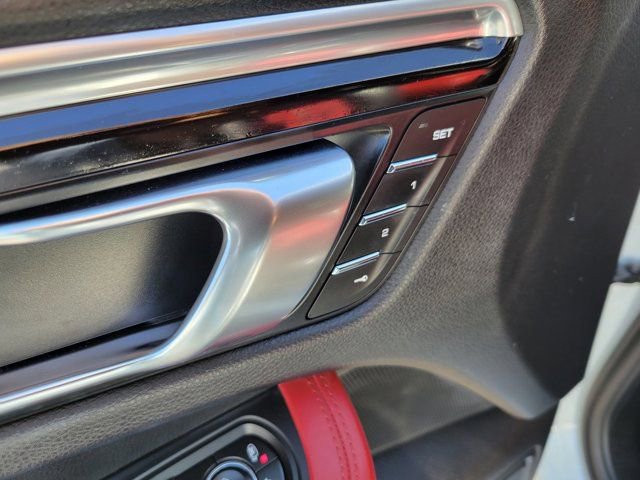 Used 2021 Porsche Macan S AWD/4WD image 19