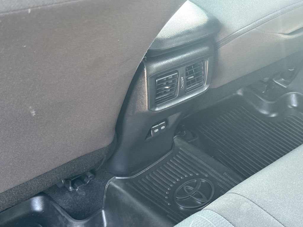 Used 2024 Toyota RAV4 XLE AWD/4WD image 35