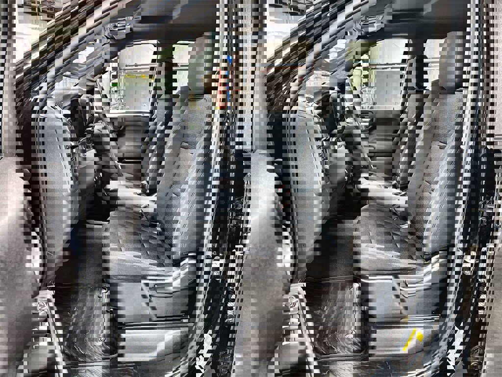 Used 2020 Chevrolet Silverado 1500 Custom w/ Custom Value Package image 11