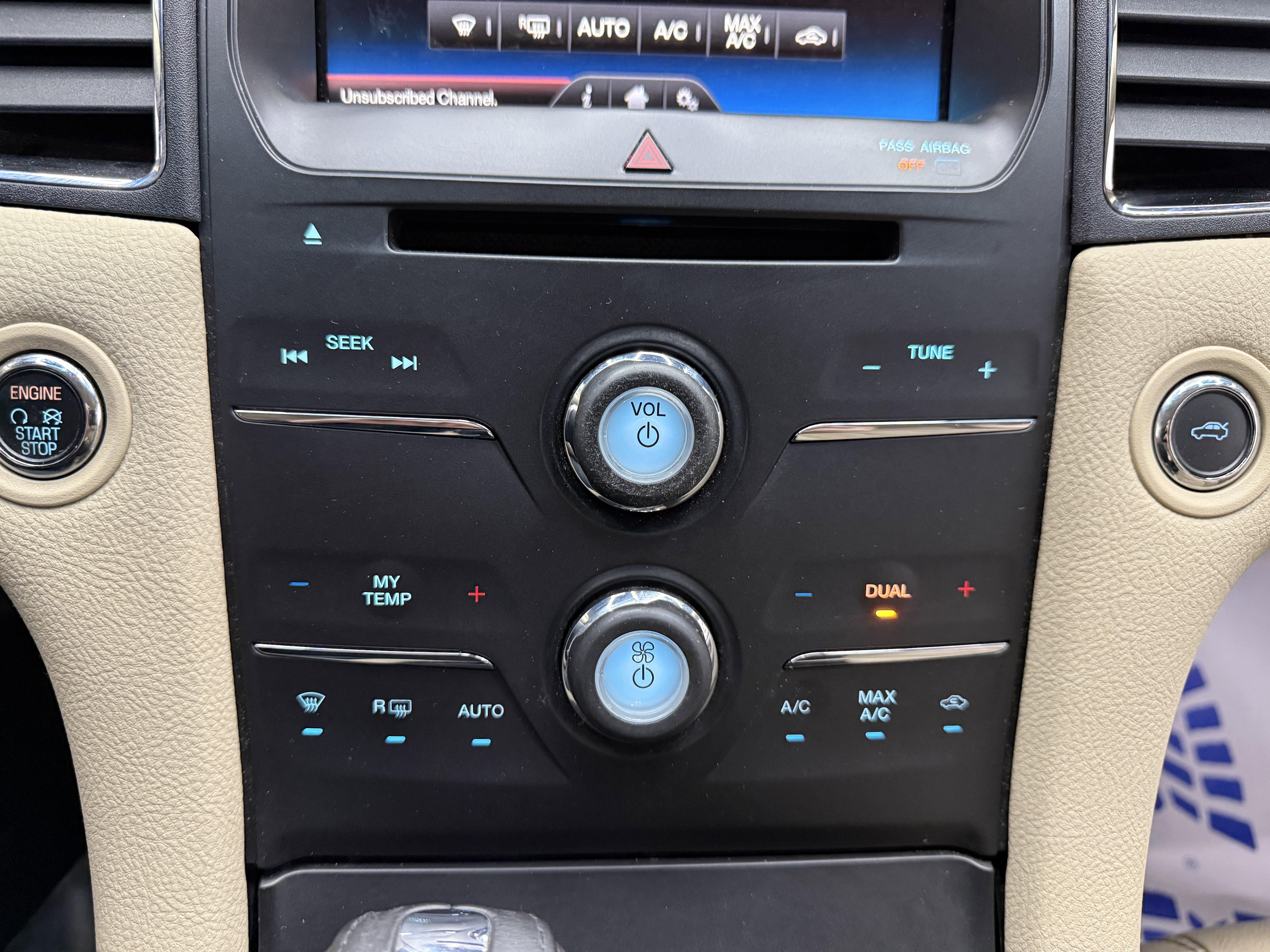 Used 2015 Ford Taurus SEL w/ Equipment Group 201A image 20