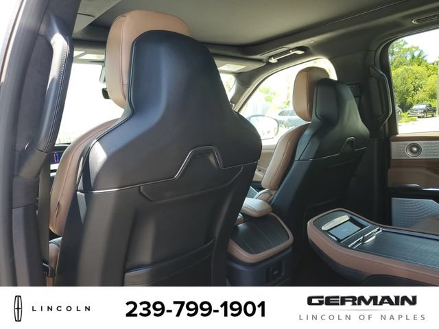New 2026 Lincoln Navigator L Black Label AWD/4WD image 21