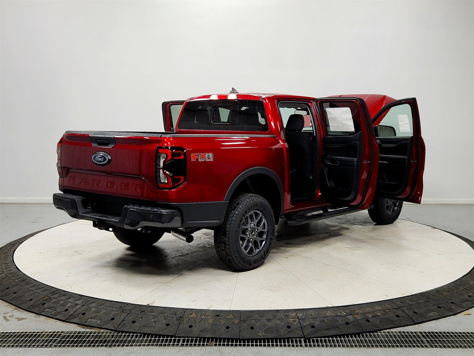 New 2025 Ford Ranger XLT w/ Equipment Group 301A High image 15