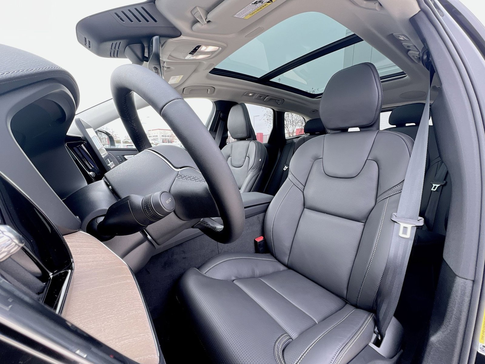 New 2026 Volvo XC60 B5 Ultra w/ Protection Package Premier image 13