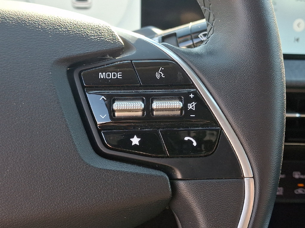 Certified 2024 Kia EV6 Wind w/ Wind Technology Package AWD/4WD image 23