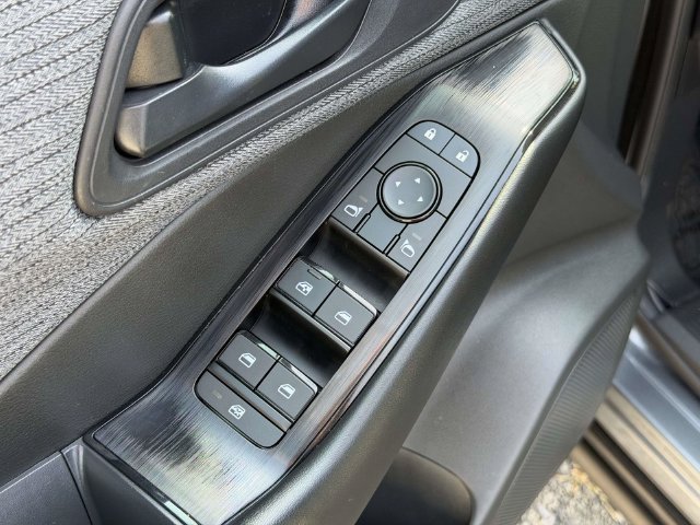 Used 2023 Nissan Rogue S AWD/4WD image 18