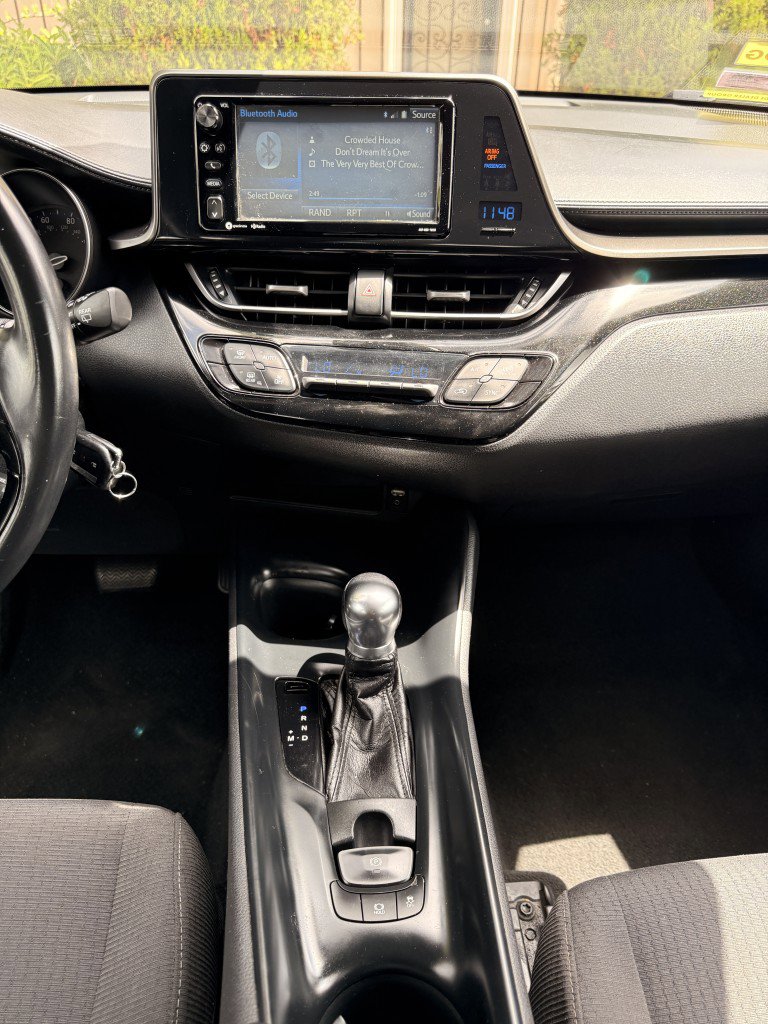 Used 2018 Toyota C-HR XLE FWD image 24