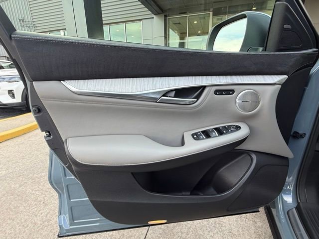 Used 2023 INFINITI QX50 Sensory w/ Accent Package FWD image 12
