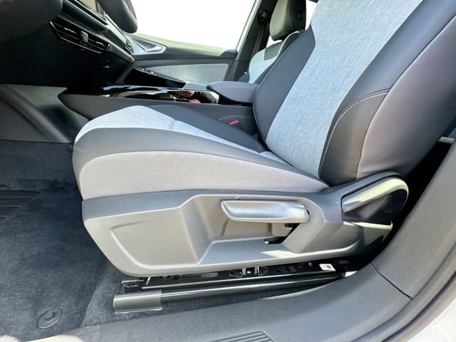 New 2026 Volkswagen ID.4 Pro RWD image 14