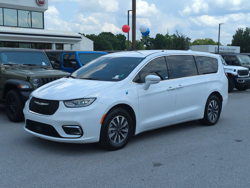 Used 2022 Chrysler Pacifica Touring-L