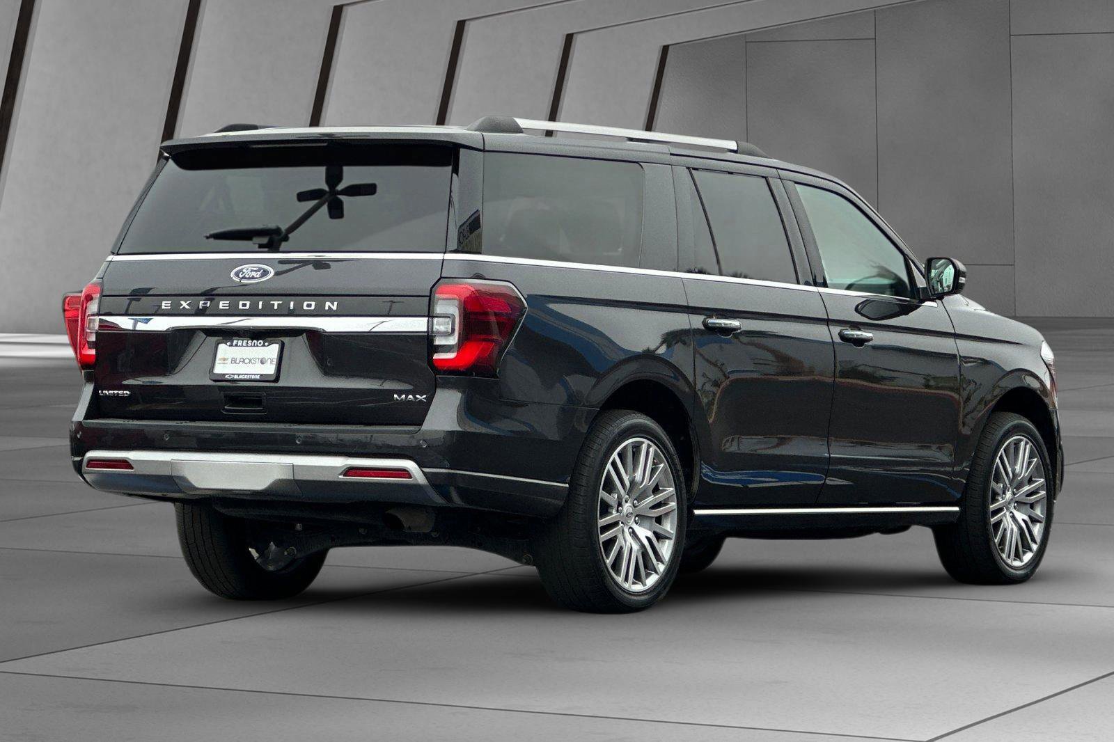 Used 2024 Ford Expedition Max Limited image 4