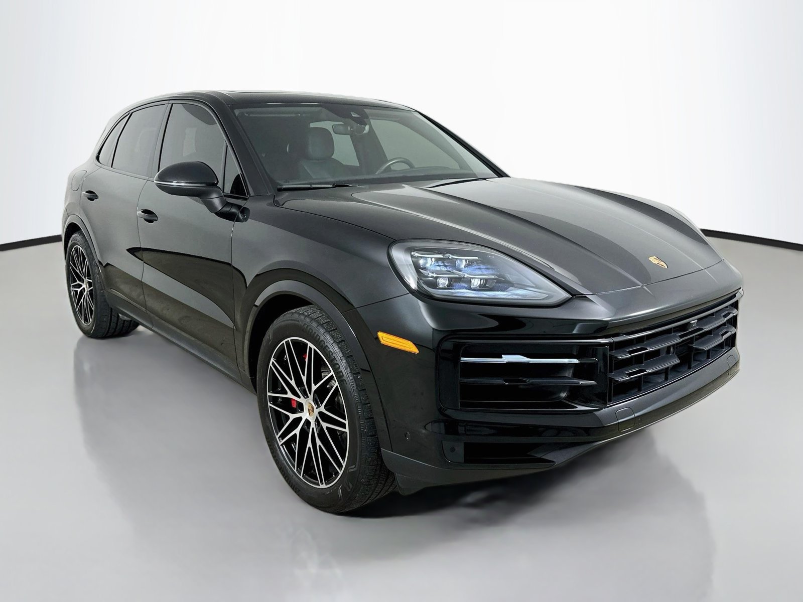 Certified 2025 Porsche Cayenne S AWD/4WD image 3