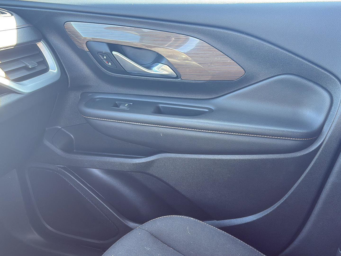 Used 2020 GMC Terrain SLE image 21