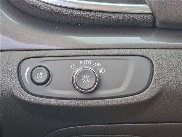Used 2021 Buick Encore Preferred AWD/4WD image 13