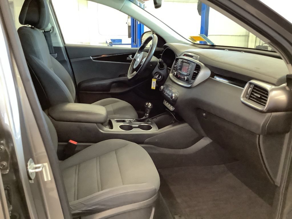 Used 2016 Kia Sorento FWD w/ LX Convenience Package image 10