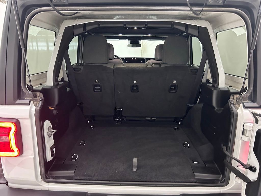 Certified 2025 Jeep Wrangler Unlimited Rubicon image 14