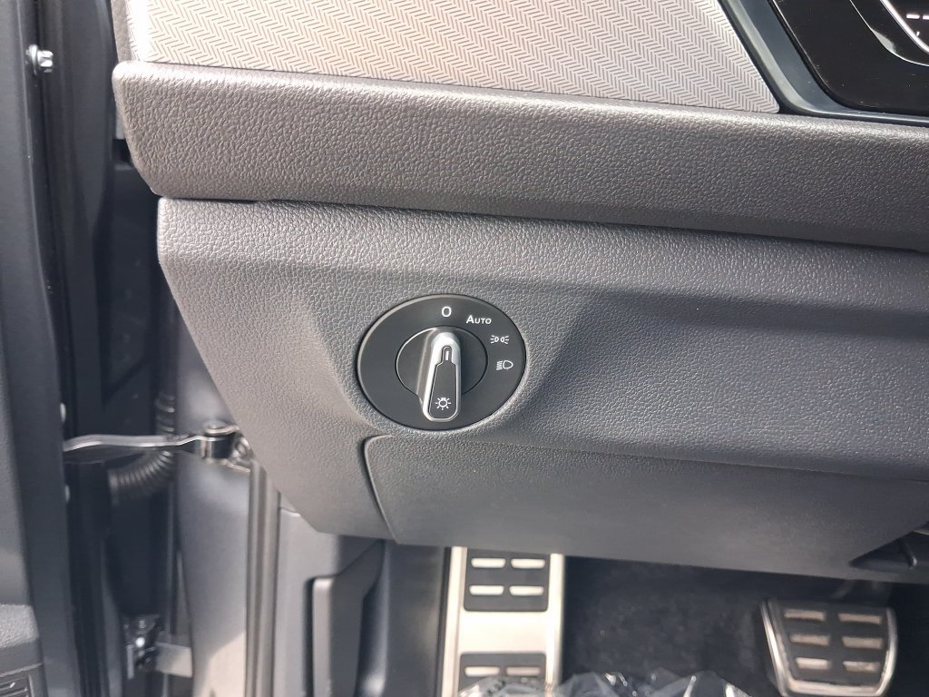 Certified 2024 Volkswagen Jetta Sport FWD image 24