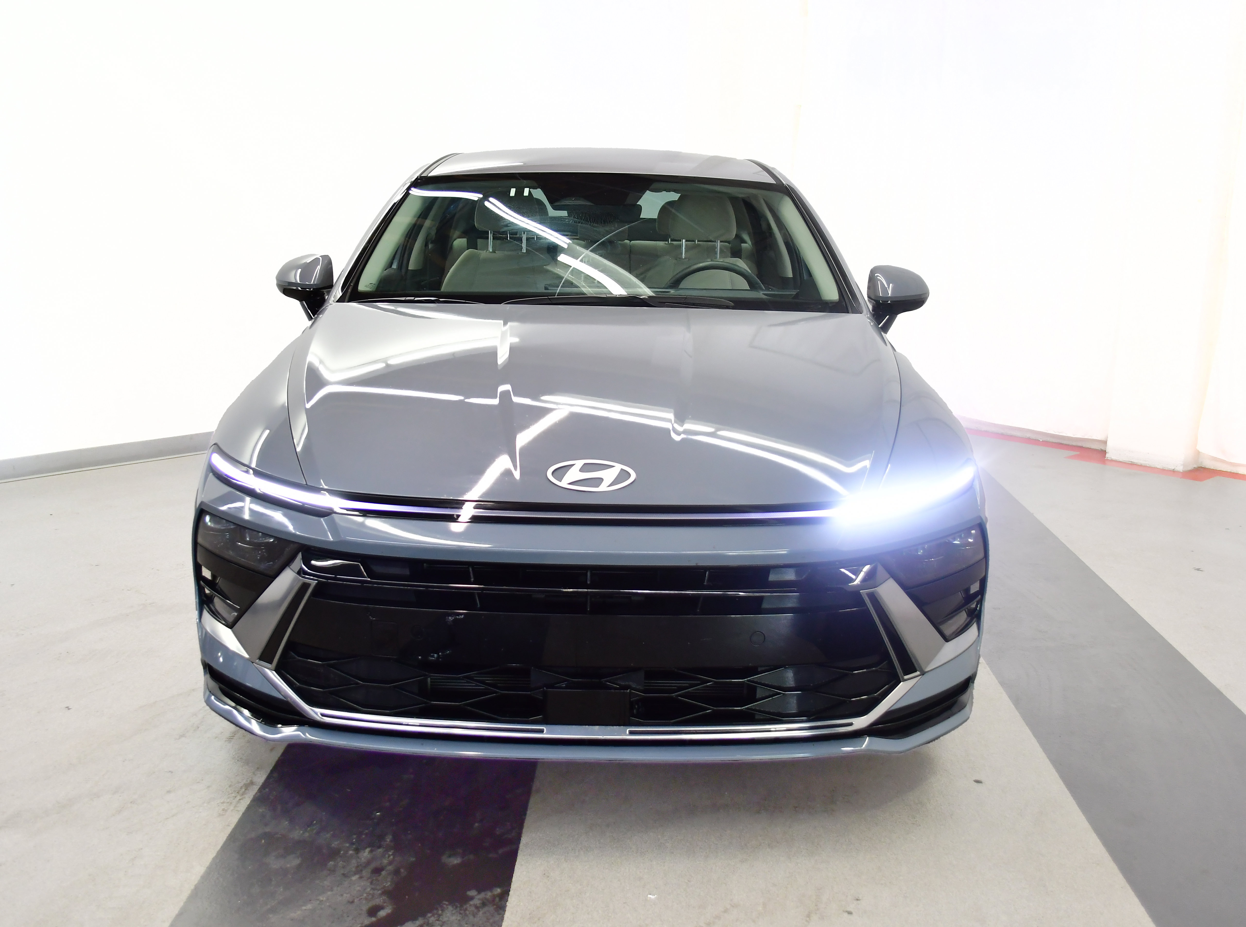 Used 2025 Hyundai Sonata SEL FWD image 3