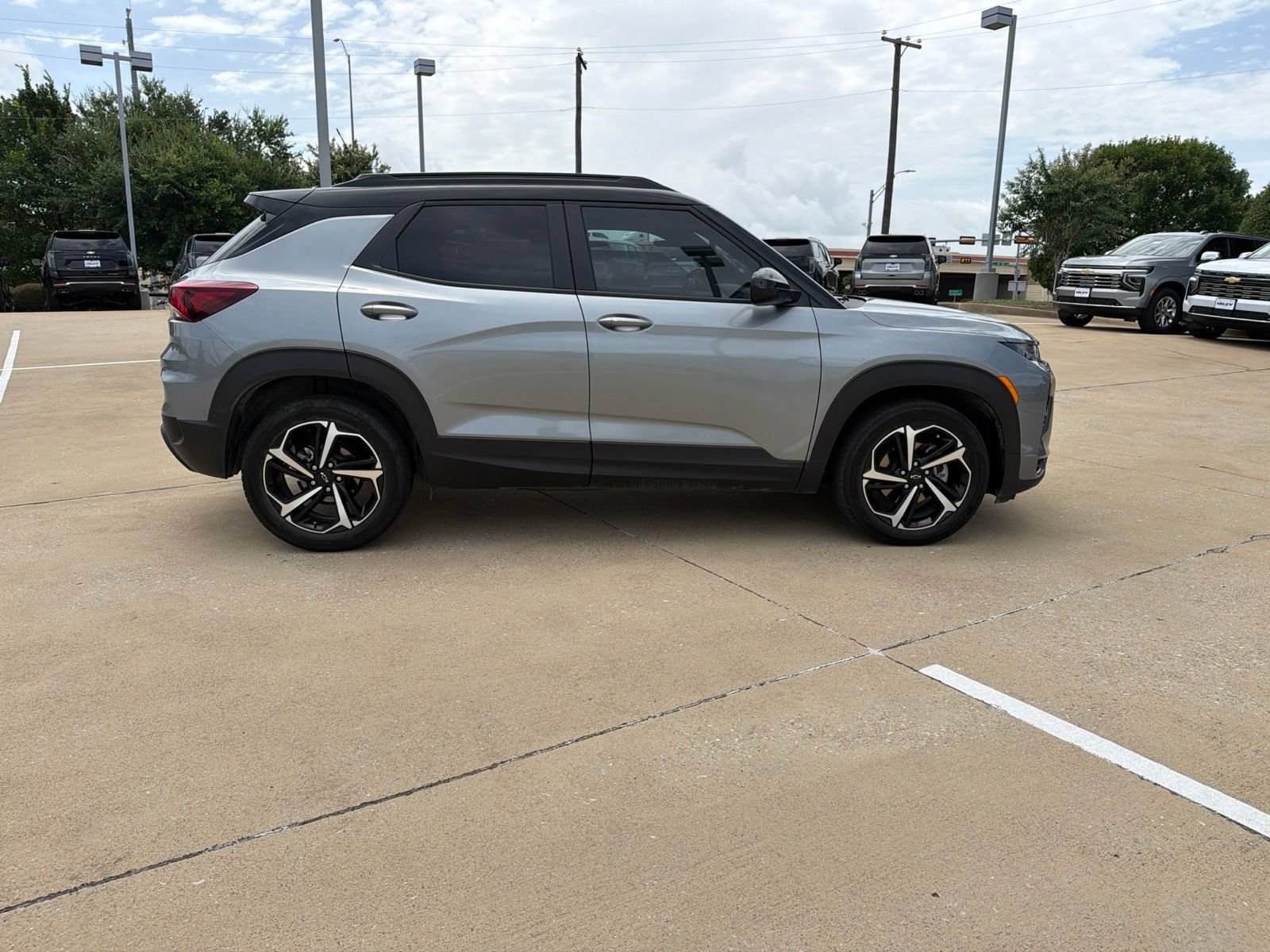 Used 2023 Chevrolet TrailBlazer RS FWD image 8