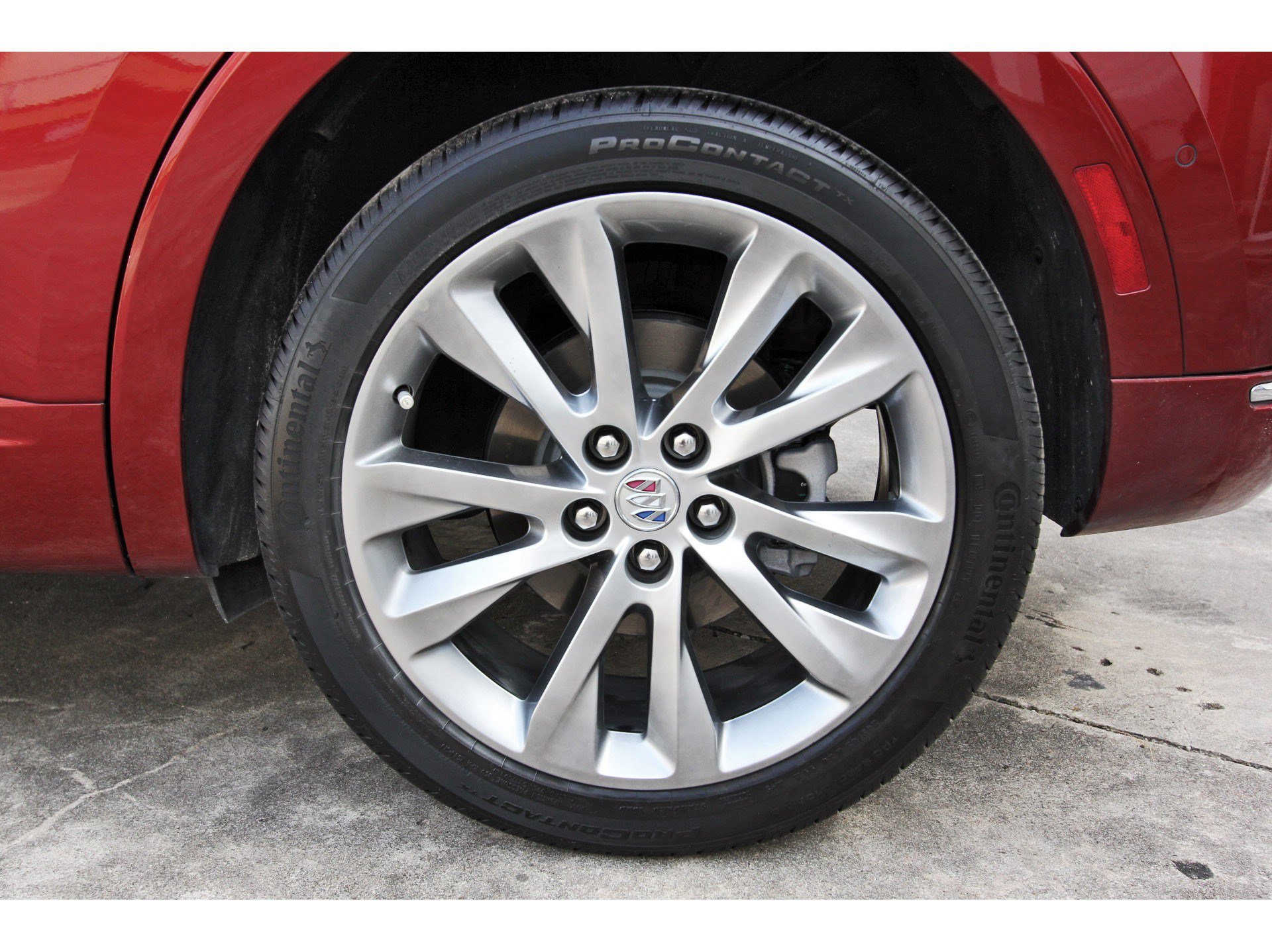 Used 2023 Buick Envision Avenir AWD/4WD image 38