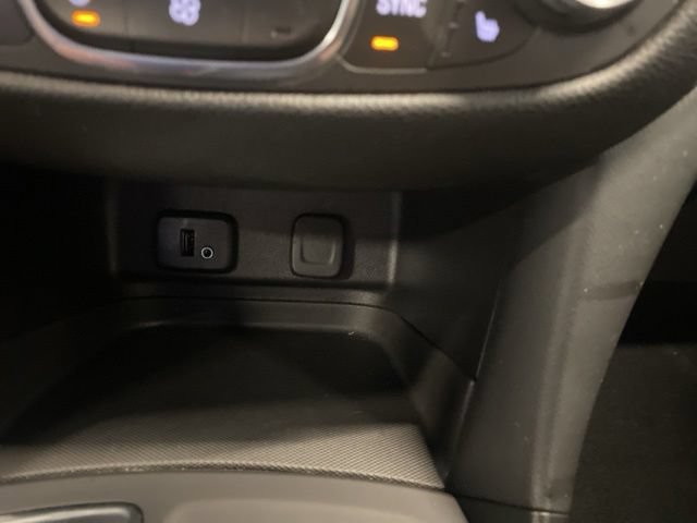 Used 2018 Chevrolet Equinox LT FWD image 24
