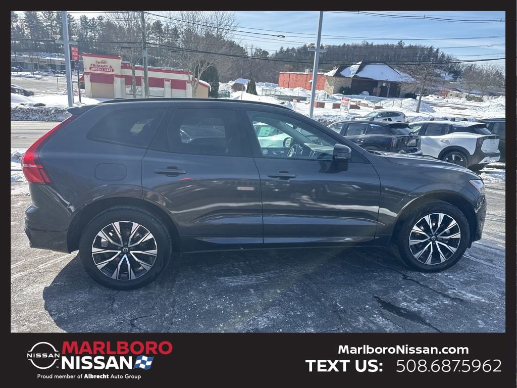 Used 2025 Volvo XC60 B5 Plus w/ Climate Package image 8