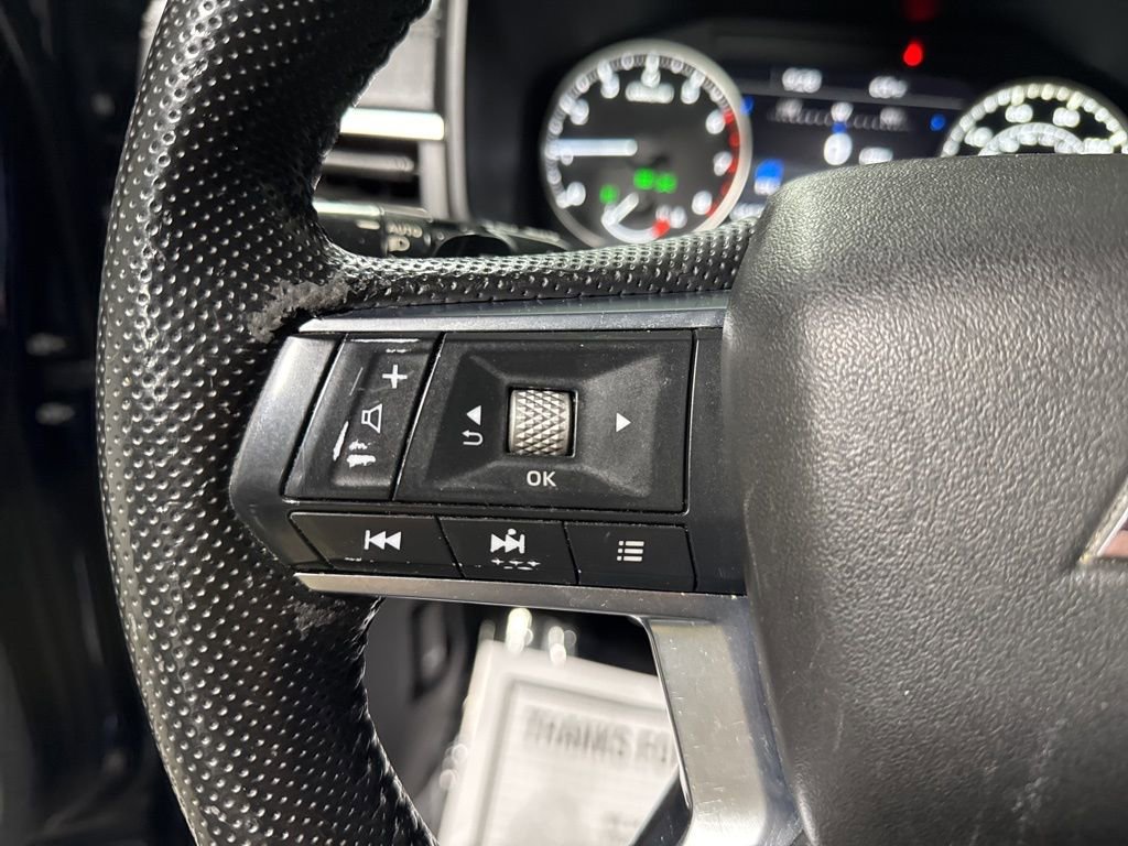 Used 2022 Mitsubishi Outlander SE image 21