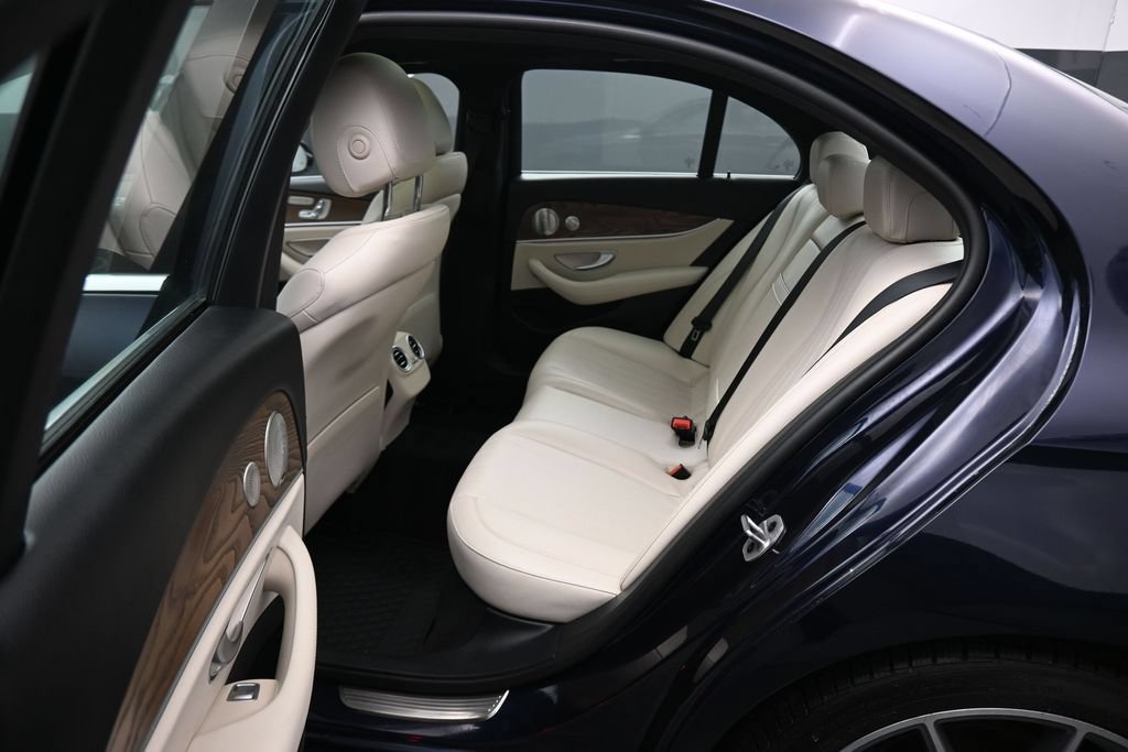 Used 2022 Mercedes-Benz E 350 Sedan w/ AMG Line Exterior image 37