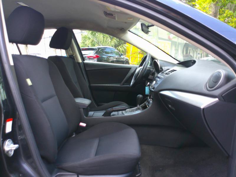Used 2011 MAZDA MAZDA3 i Touring FWD image 16