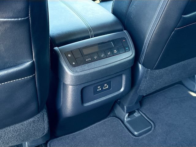 Used 2023 Nissan Pathfinder SL AWD/4WD image 25