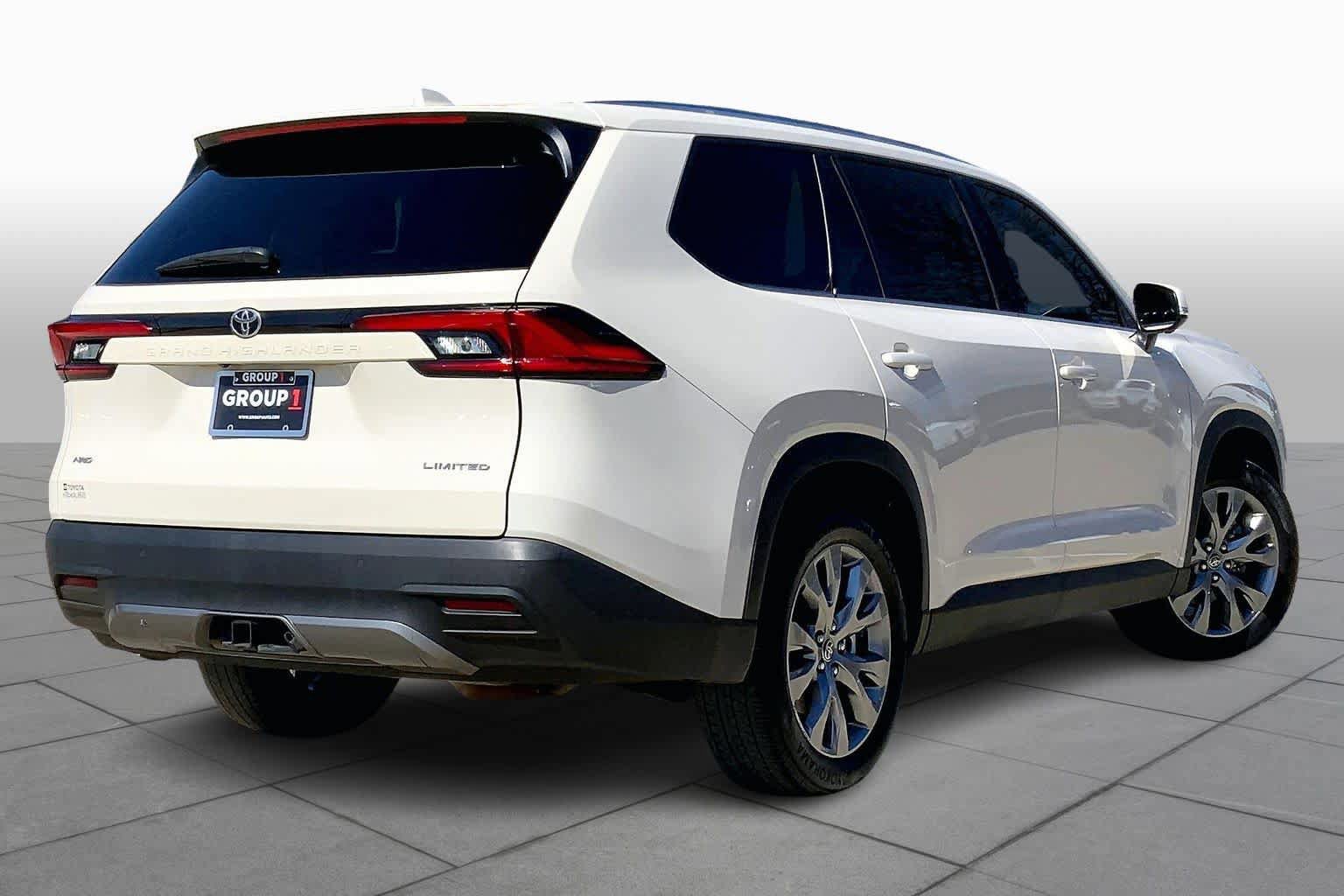 Used 2024 Toyota Grand Highlander Limited image 13