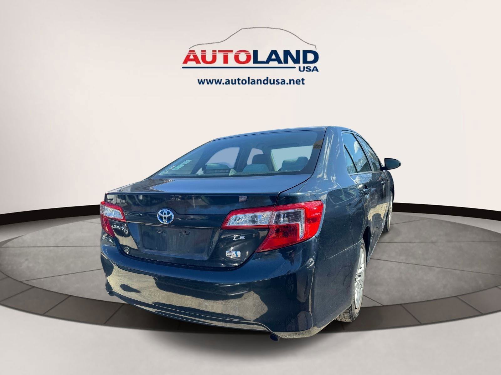 Used 2014 Toyota Camry LE image 3