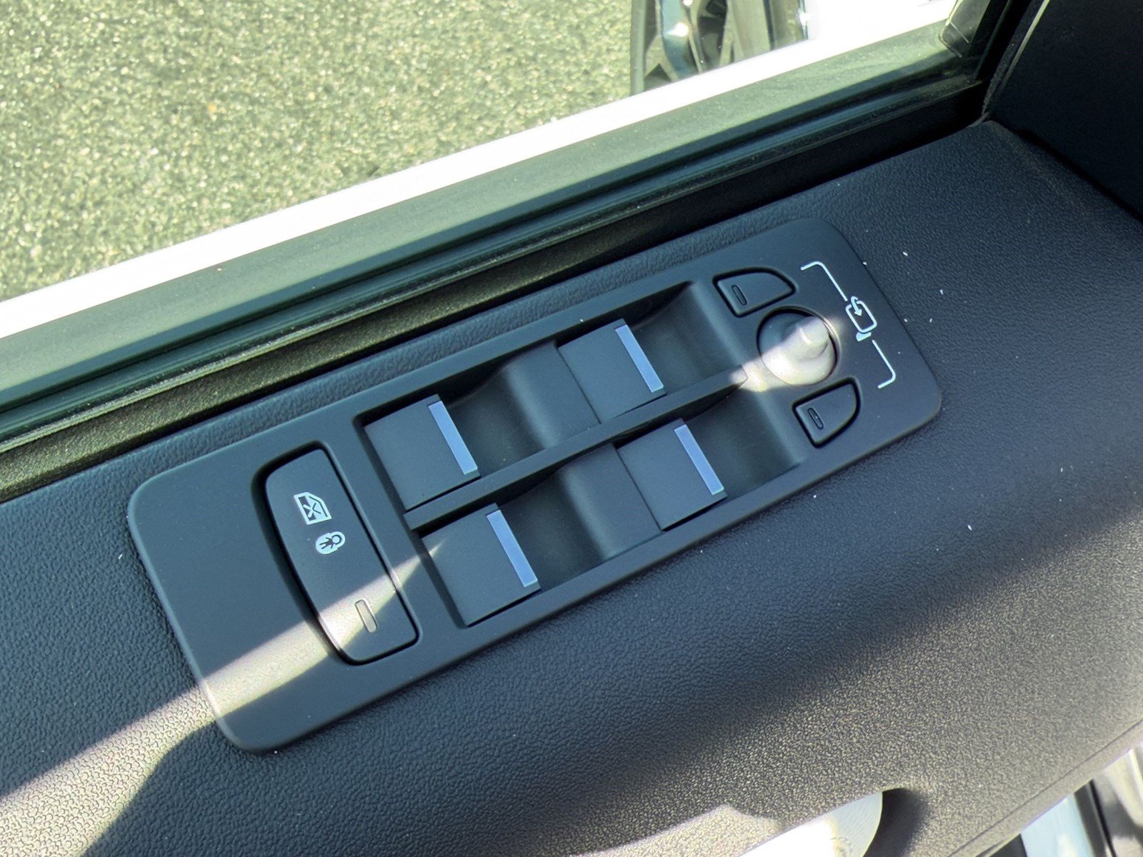 New 2026 Land Rover Discovery Sport Landmark AWD/4WD image 26