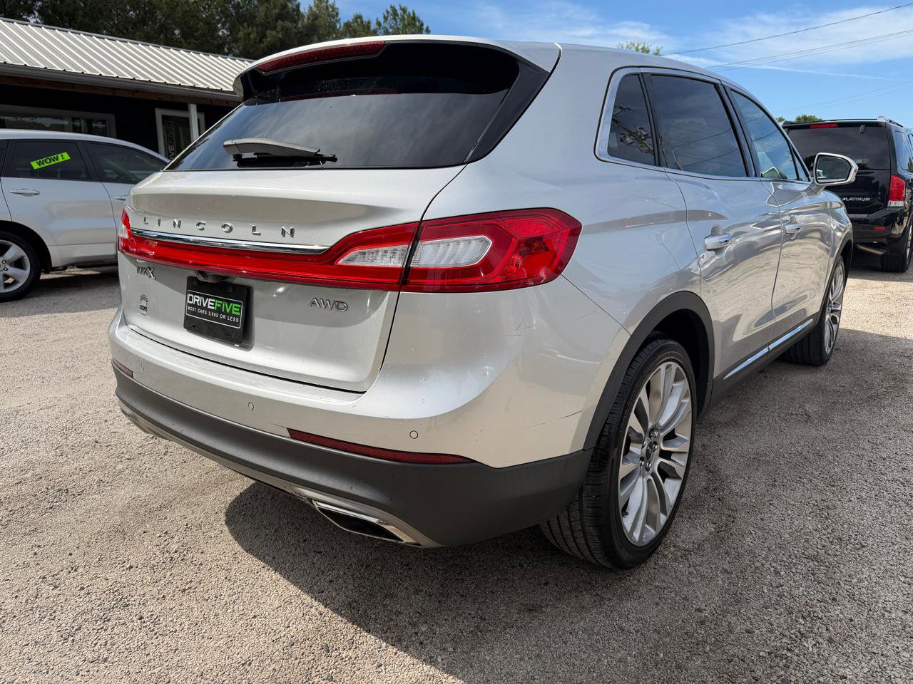 Used 2016 Lincoln MKX Reserve w/ Climate Package AWD/4WD image 6