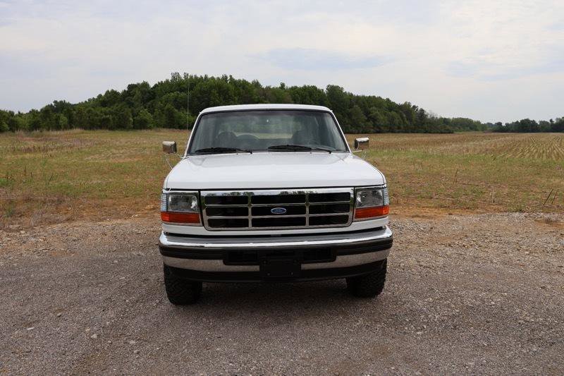 Used 1996 Ford Bronco XLT AWD/4WD image 4