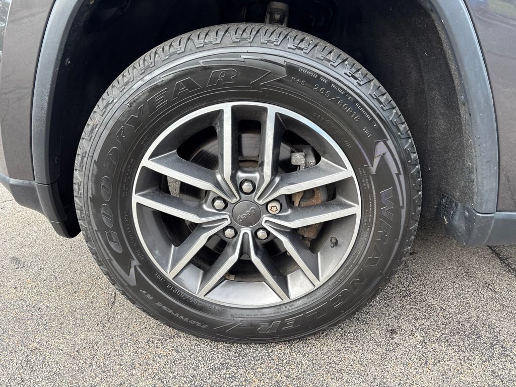 Used 2019 Jeep Grand Cherokee Limited w/ Trailer Tow Group IV AWD/4WD image 9