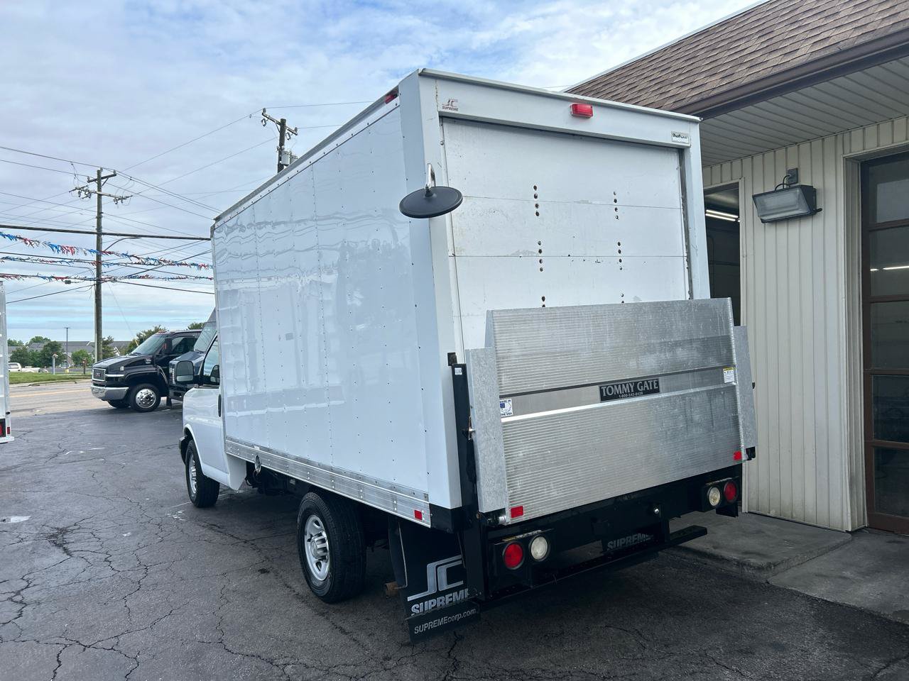 Used 2015 Chevrolet Express 3500 RWD image 3