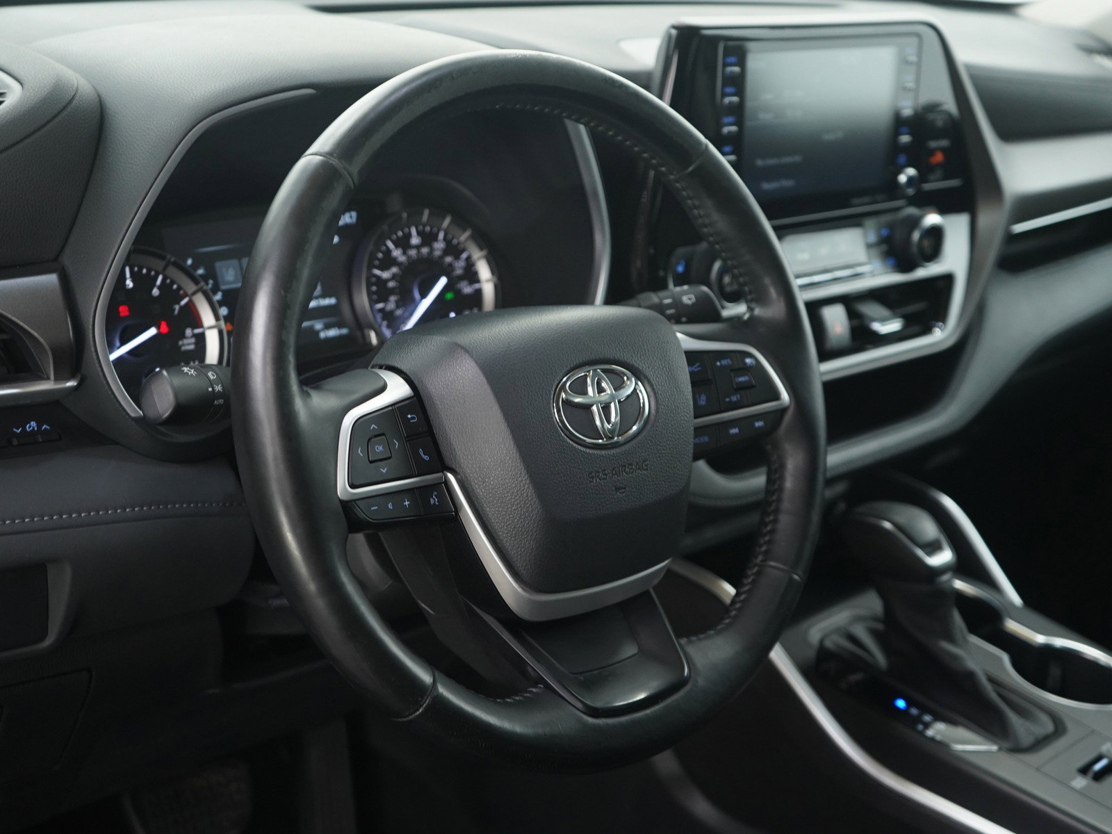 Used 2022 Toyota Highlander XLE image 23