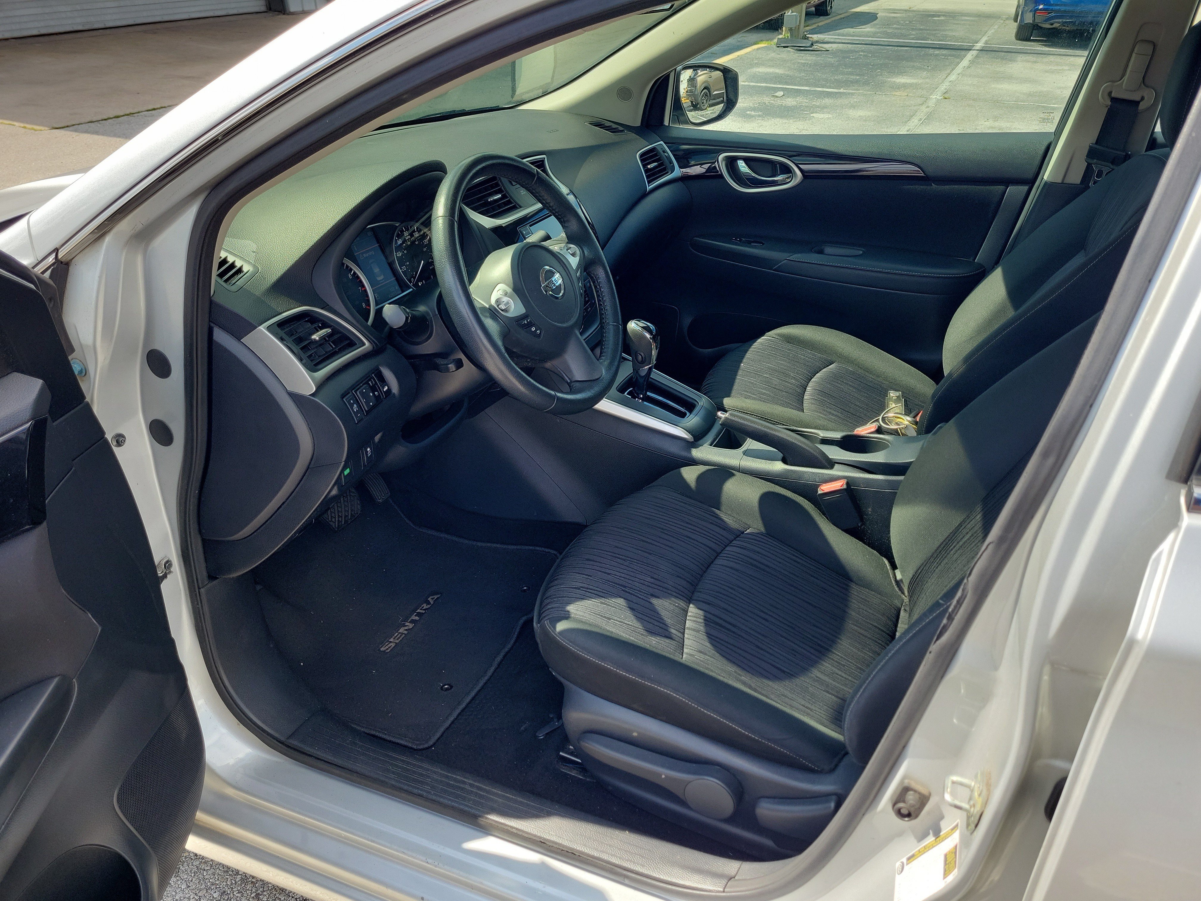 Certified 2019 Nissan Sentra SV FWD image 12