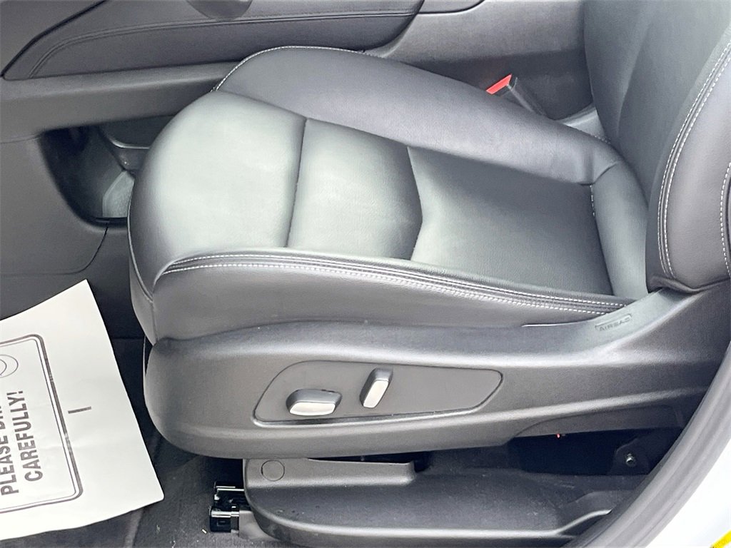 Certified 2024 Cadillac XT6 Luxury w/ LPO, Floor Liner Package image 13