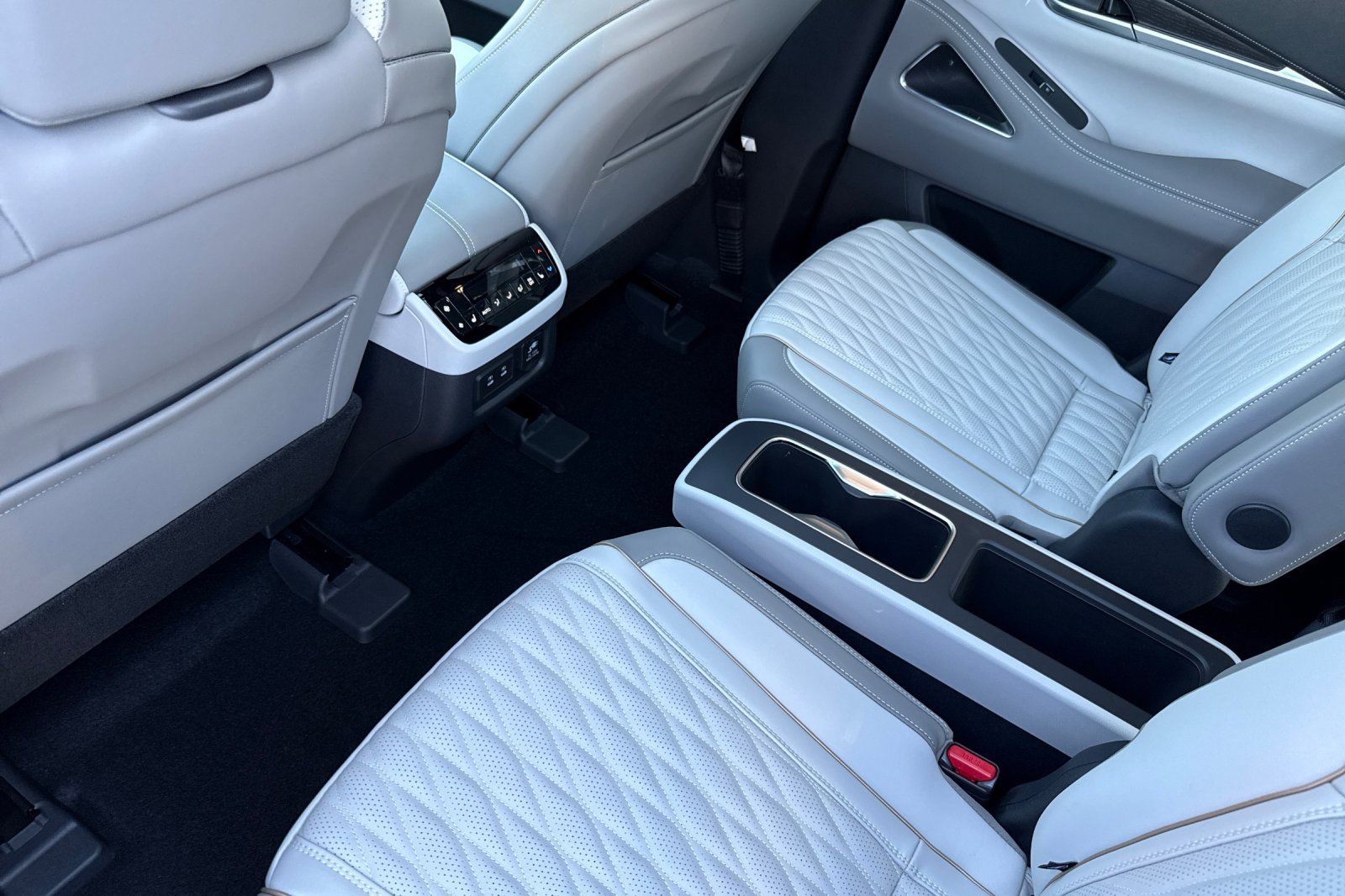 New 2026 INFINITI QX60 Autograph w/ Dark Cargo Package image 12