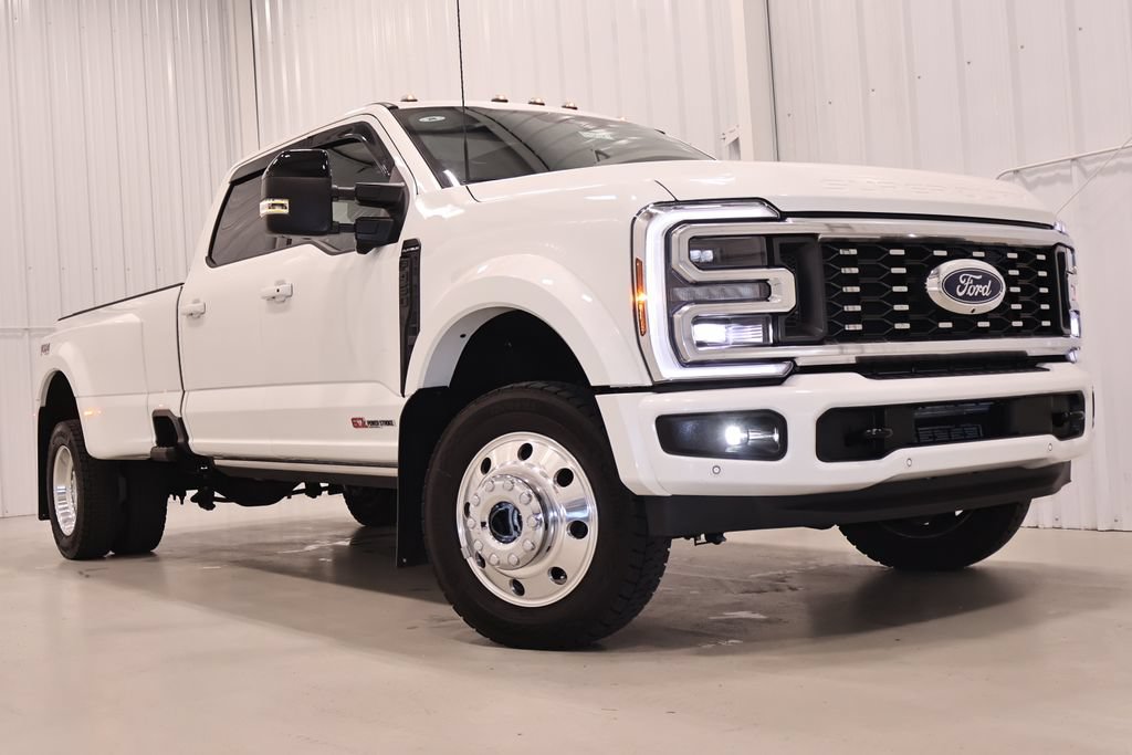 Used 2025 Ford F450 Platinum w/ FX4 Off-Road Package AWD/4WD image 49