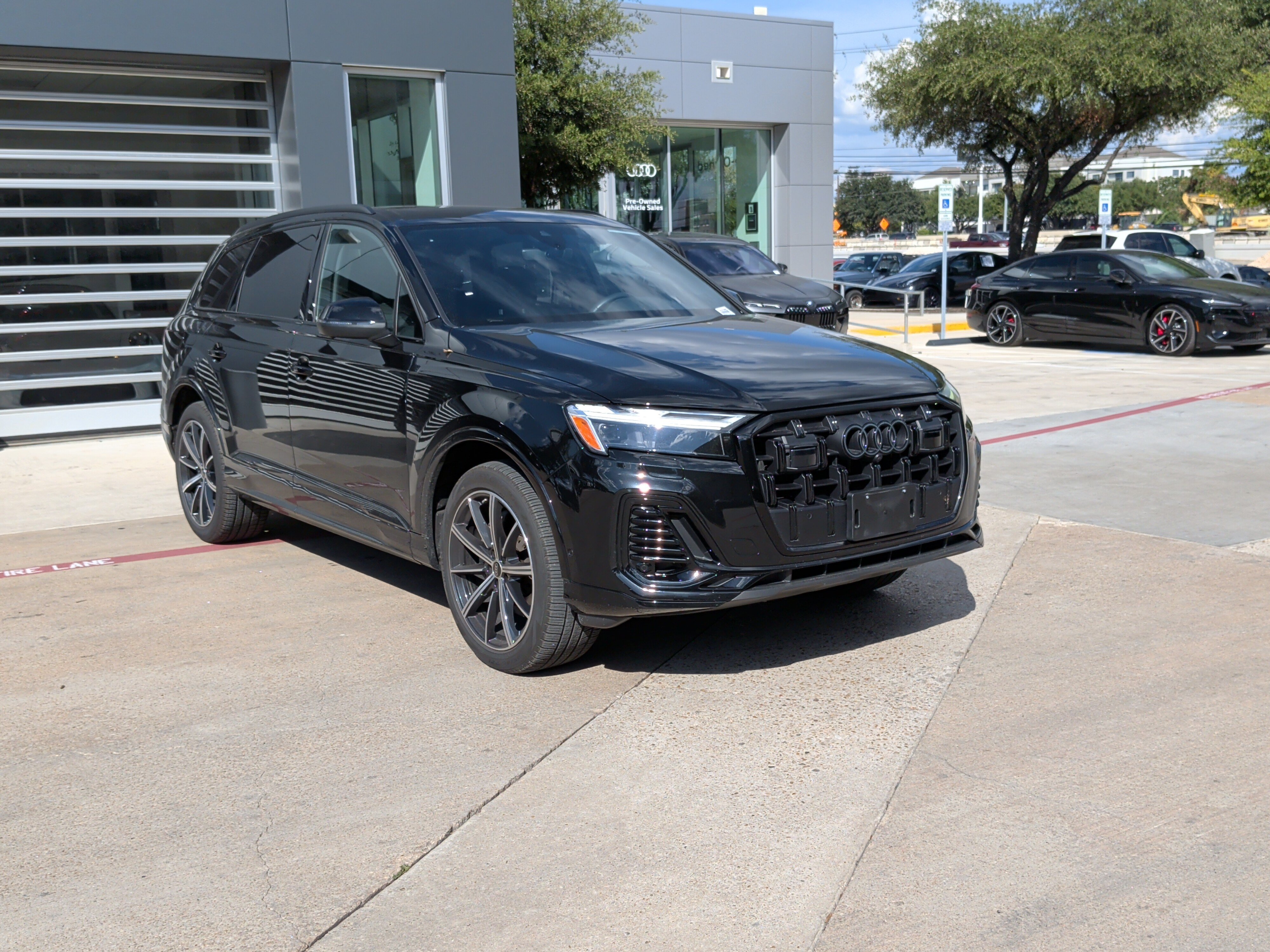 Used 2025 Audi Q7 2.0T Premium Plus w/ Premium Plus Package AWD/4WD image 2