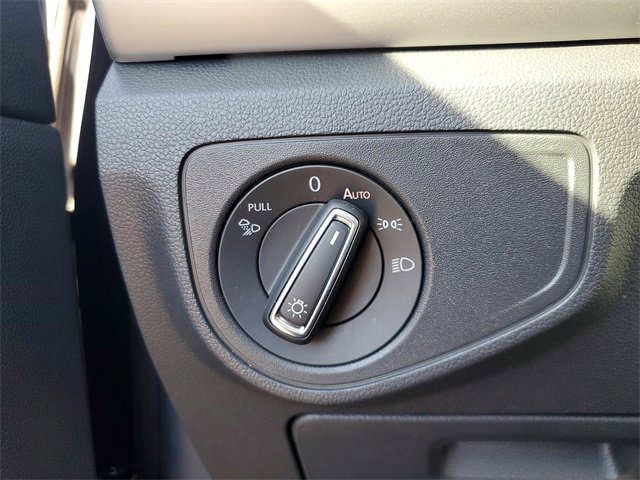 Certified 2023 Volkswagen Atlas SEL R-Line image 29