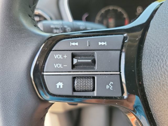 Used 2025 Honda Pilot Touring image 32