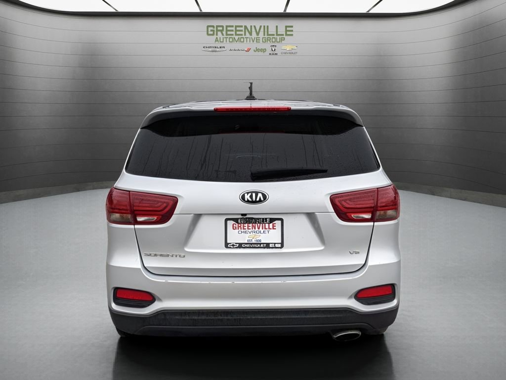 Used 2020 Kia Sorento LX image 5