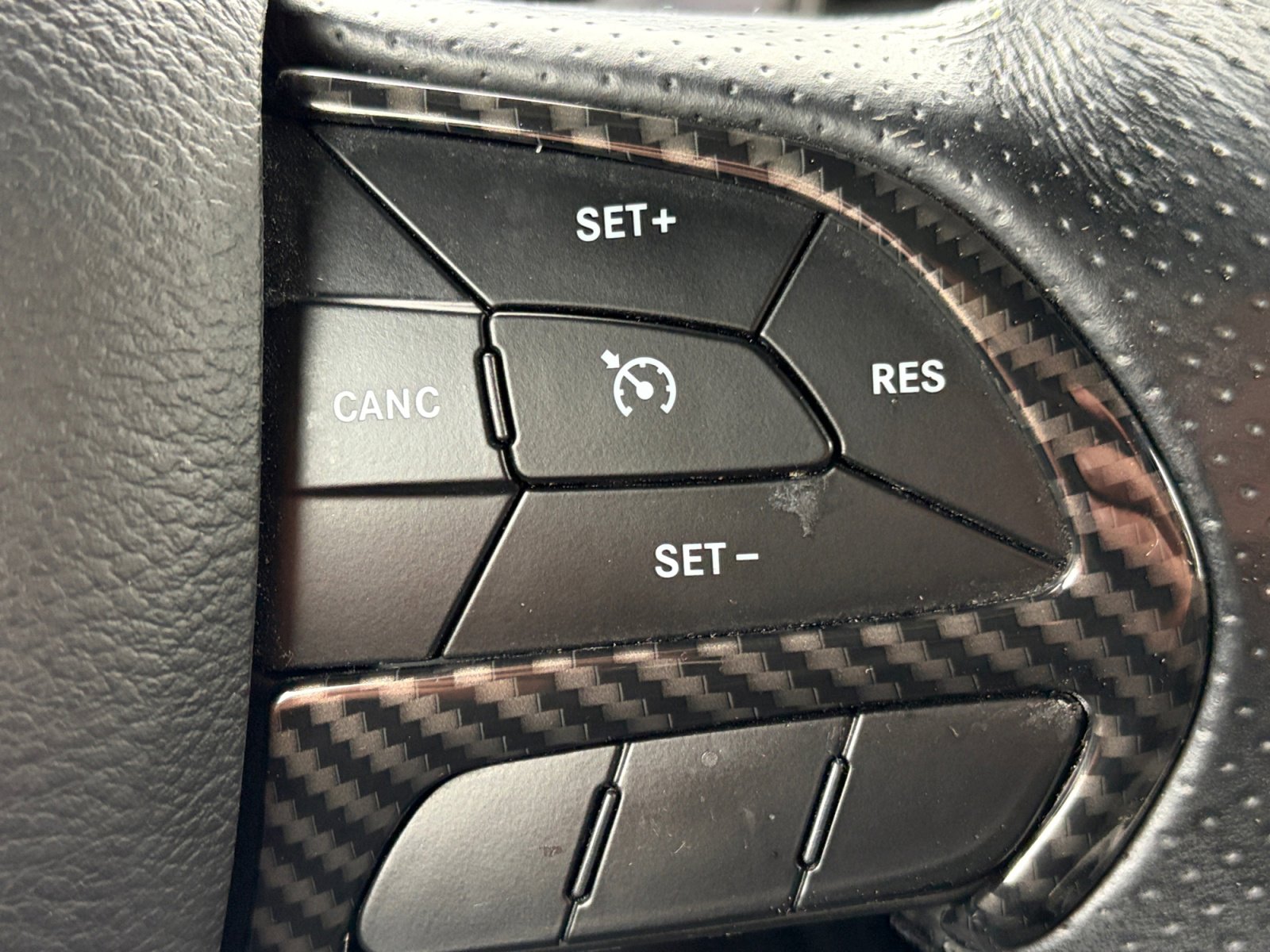 Used 2018 Dodge Challenger R/T RWD image 33