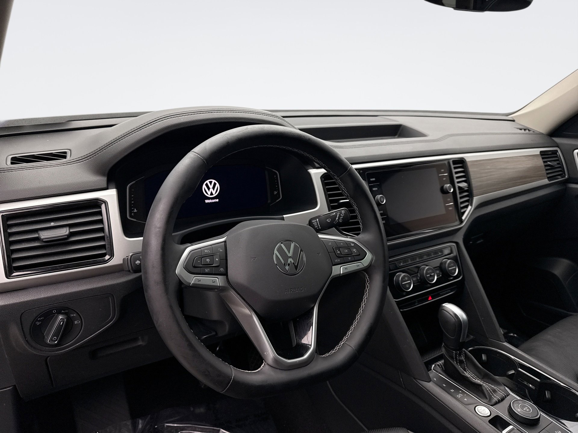 Used 2021 Volkswagen Atlas SEL Premium image 10