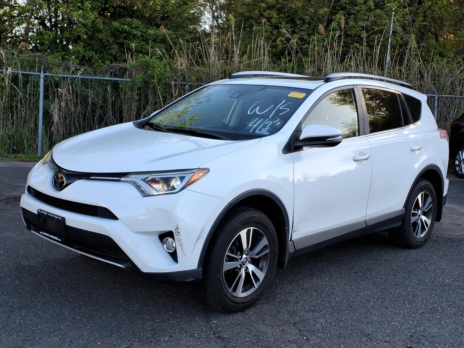 Used 2018 Toyota RAV4 XLE AWD/4WD image 3