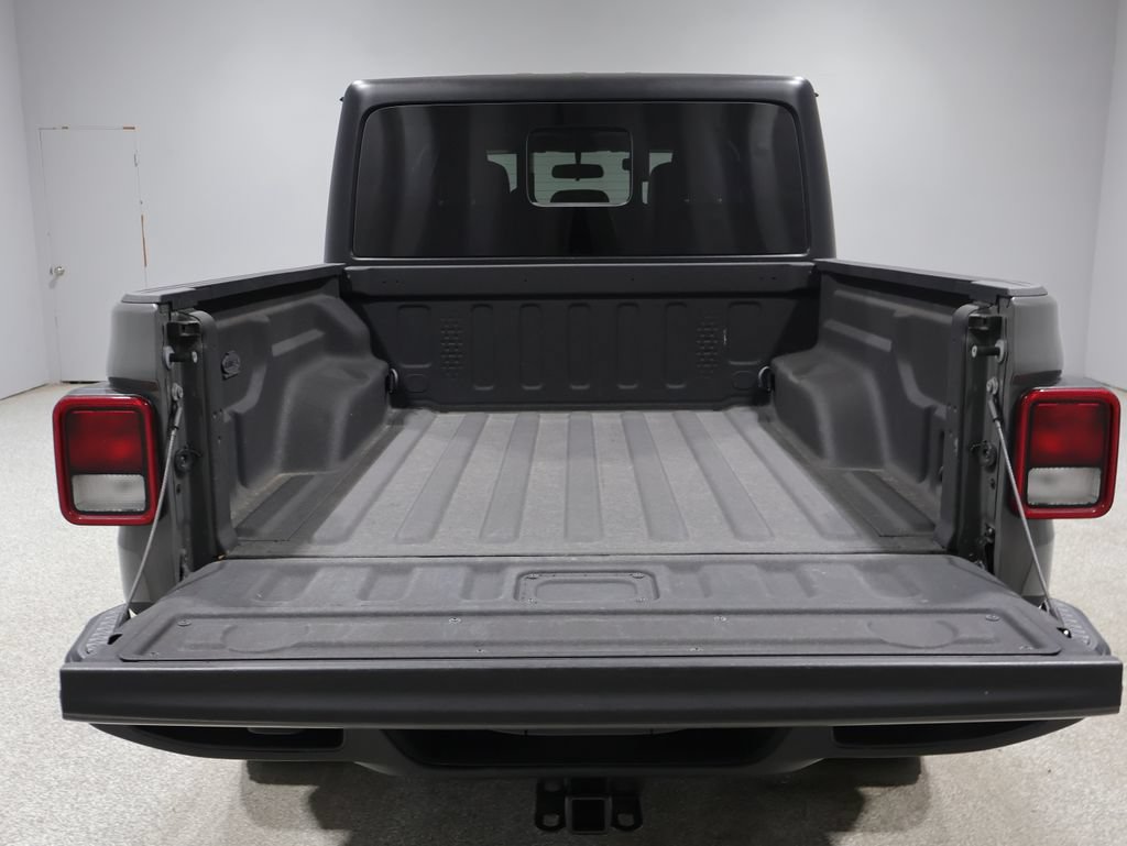 Used 2022 Jeep Gladiator Sport AWD/4WD image 4