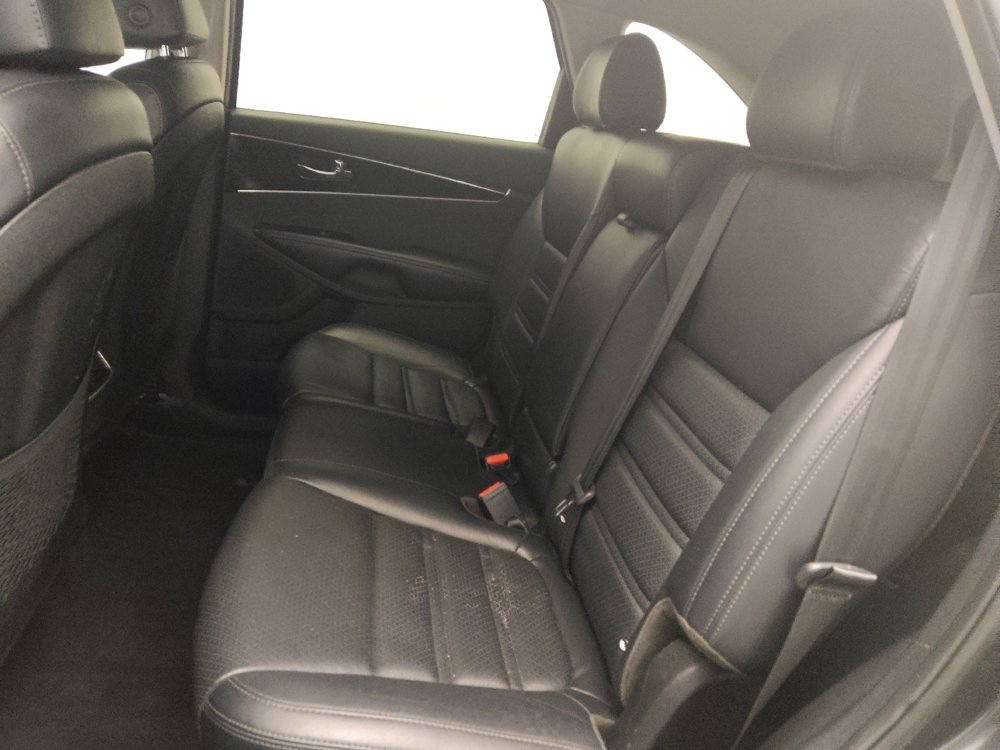 Used 2019 Kia Sorento EX image 18